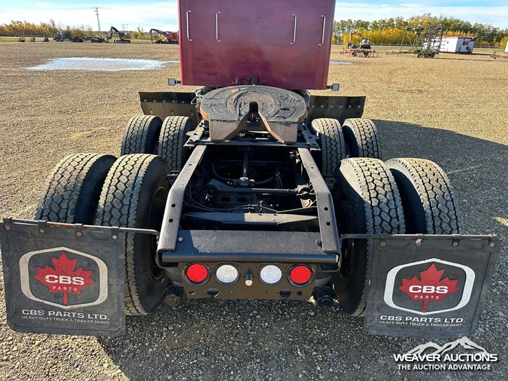 2011-kenworth-t800-image-65