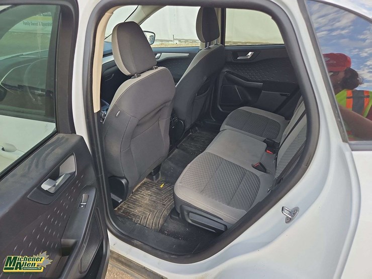 2020-ford-escape-image-15