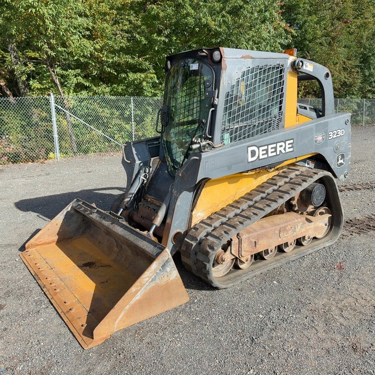 2013 DEERE 323D