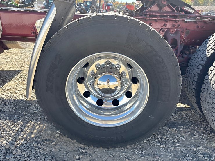 2023-kenworth-w900l-image-109