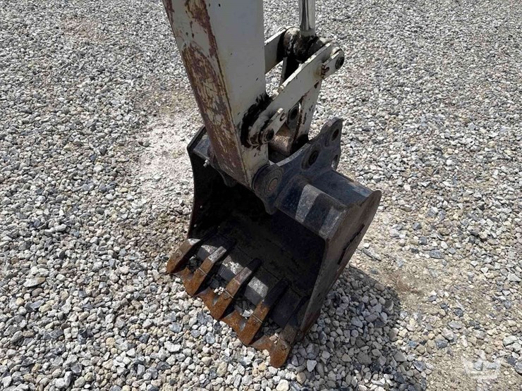 2019-takeuchi-tb235-2-image-15