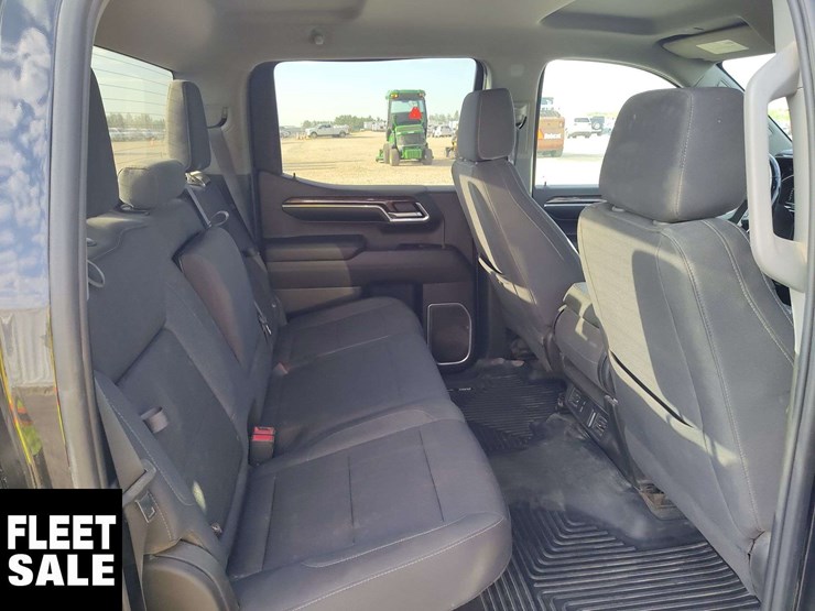 2023-gmc-sierra-1500-image-17