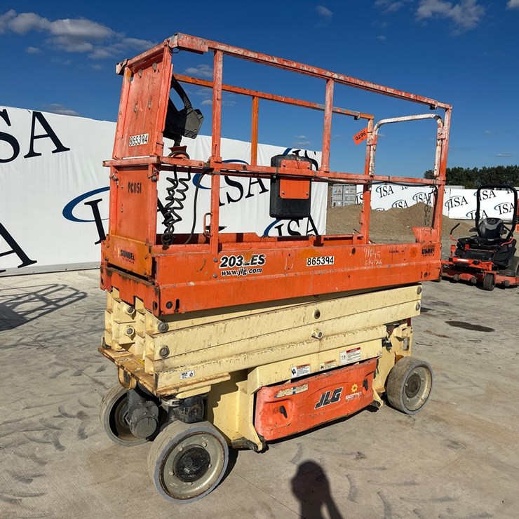 2016 JLG 2032ES