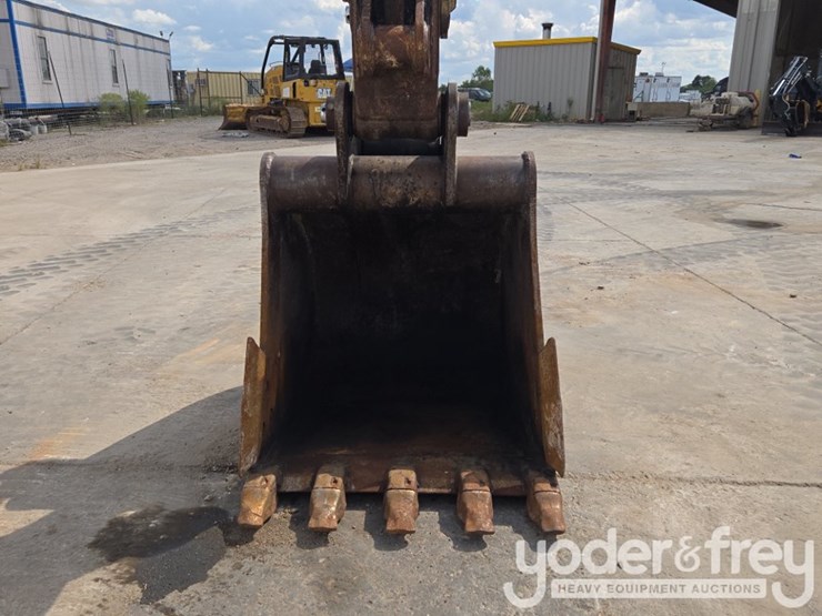 2021-volvo-ec200el-image-22