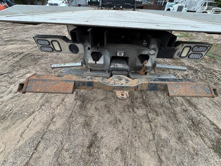 2015-ford-f650-image-25