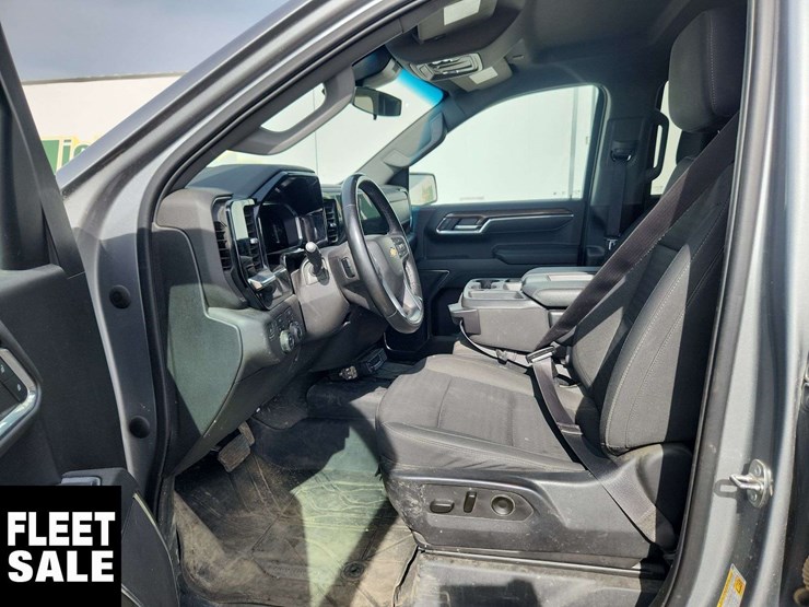 2023-chevrolet-silverado-1500-image-13