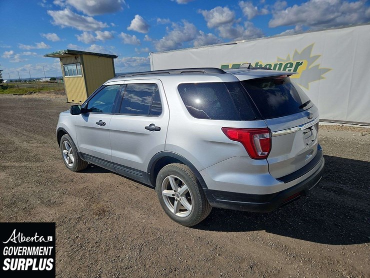 2018-ford-explorer-image-3