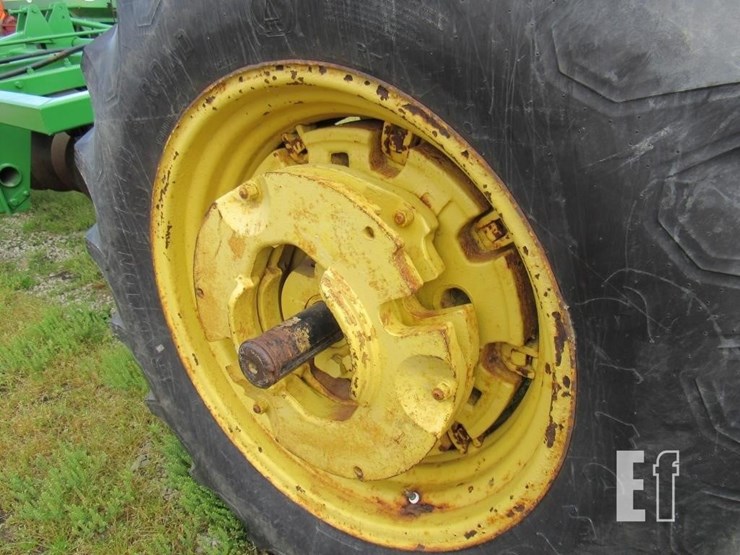 john-deere-2440-image-19