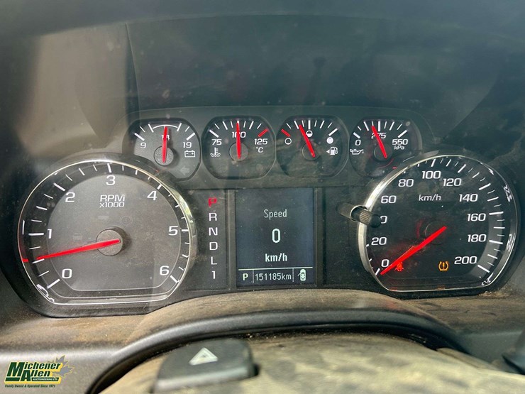 2018-chevrolet-silverado-2500hd-image-14