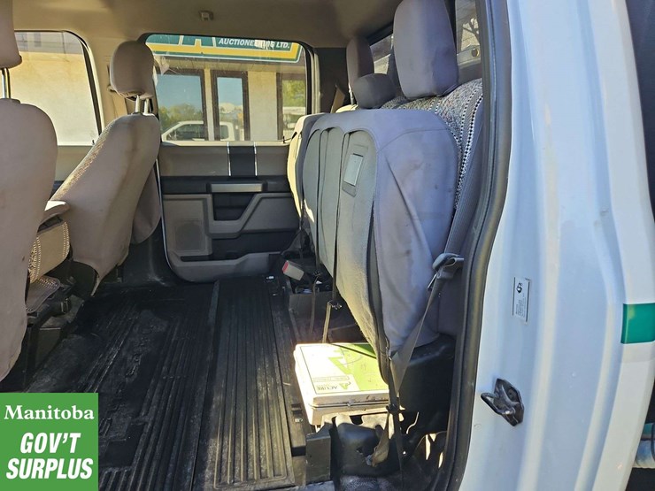 2017-ford-f550-image-15
