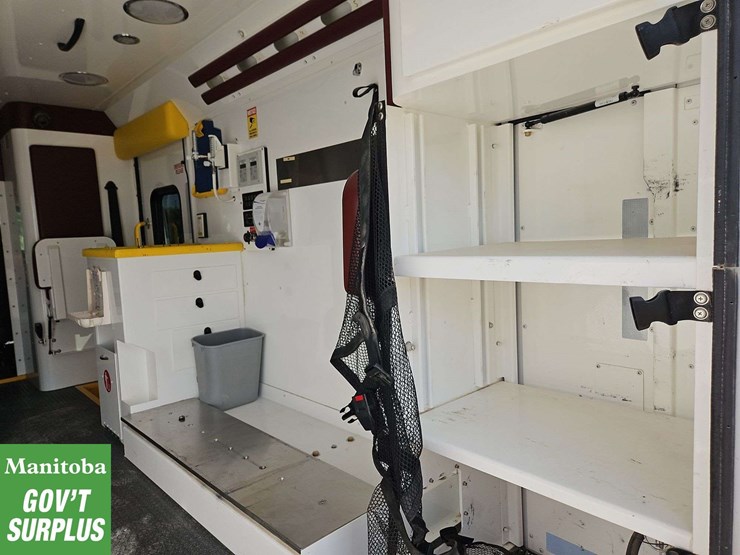 2020-chevrolet-express-s/a-ambulance-image-21