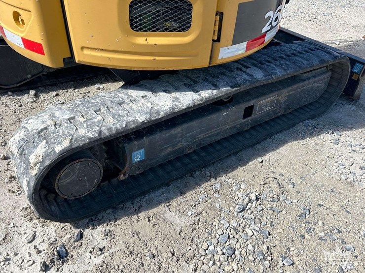 2017-deere-26g-image-31