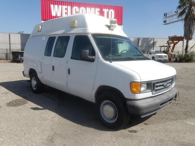 2003-utility-van-image-2