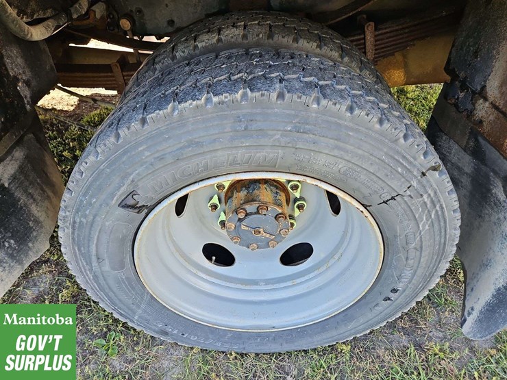 2017-ford-f550-image-10