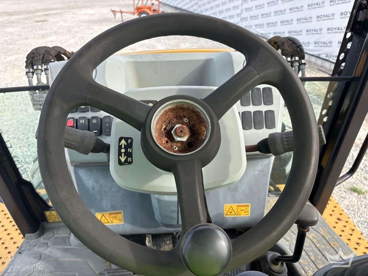 2015-caterpillar-420f2-it-image-18