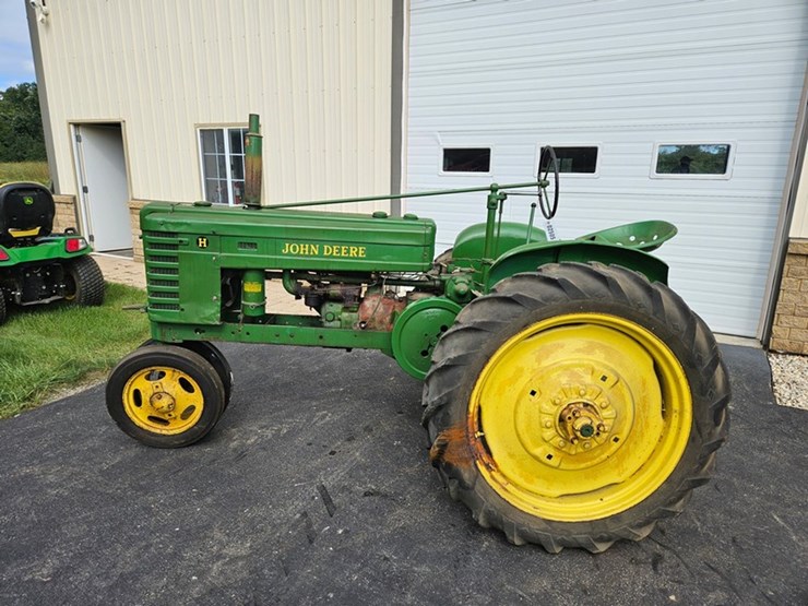 john-deere-h-image-2