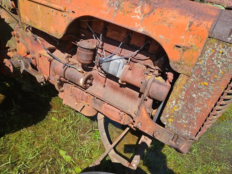 #2523-•-case-tractor-image-12