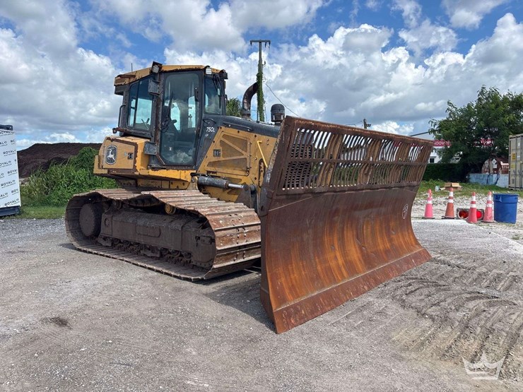 2020-deere-750l-lgp-image-2