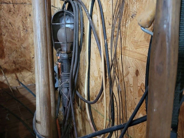 assorted-workshop-tools,-rakes,-jack,-and-welding-equipment-lot-image-6