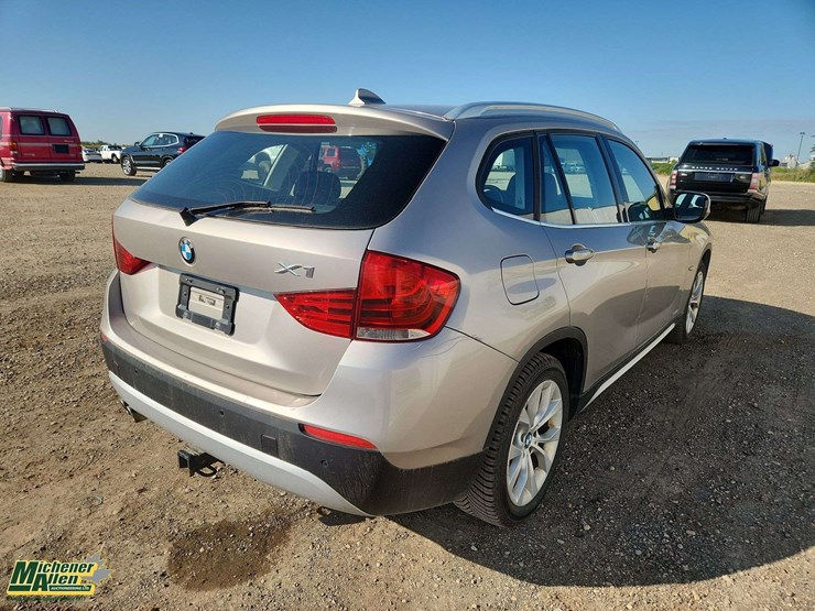 2012-bmw-x1-image-5