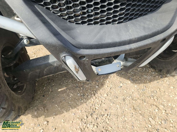 2019-john-deere-gator-image-12