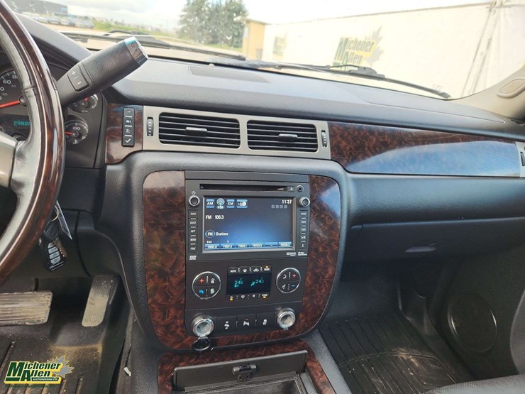 2014-gmc-yukon-xl-denali-image-26