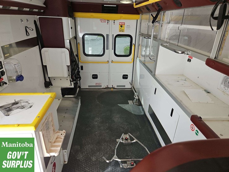 2020-chevrolet-express-s/a-ambulance-image-18