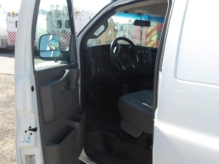 2019-utility-van-image-15