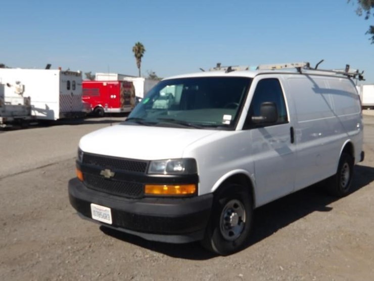 2019-utility-van-image-1