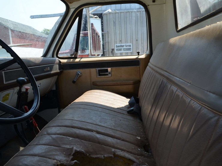 1986-gmc-c7-grain-truck-image-17