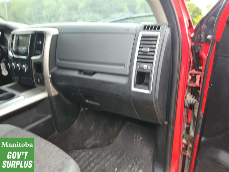 2015-dodge-2500-image-30