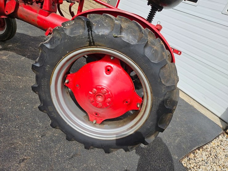 #2508-•-farmall-cub-tractor-image-32