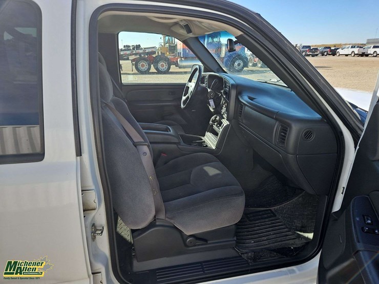 gmc-sierra-2500hd-image-17