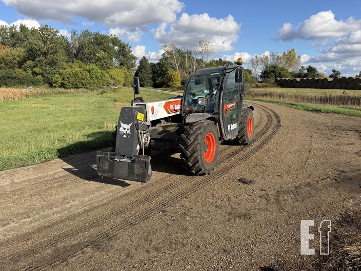 2025-bobcat-tl623-image-11