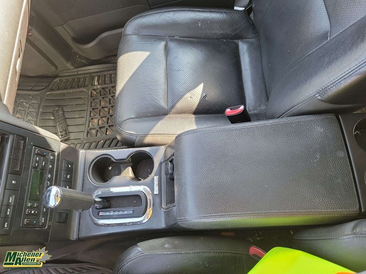 ford-explorer-sport-trac-image-15