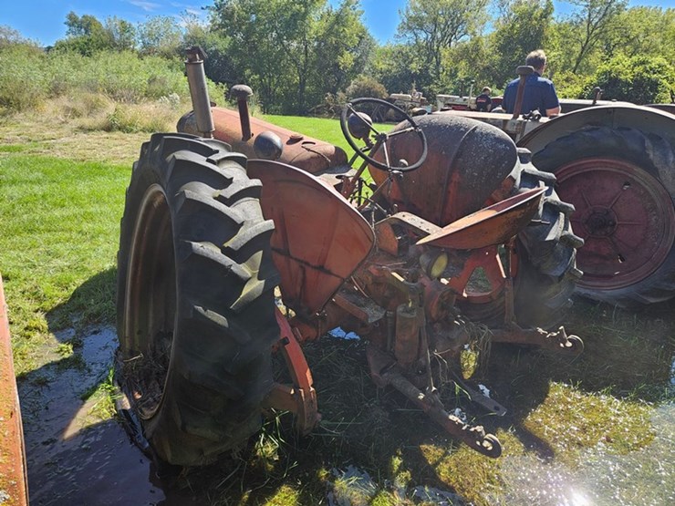 #2525-•-case-tractor-image-3