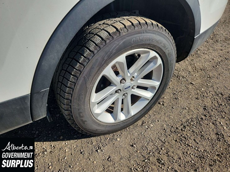 2017-ford-explorer-image-10