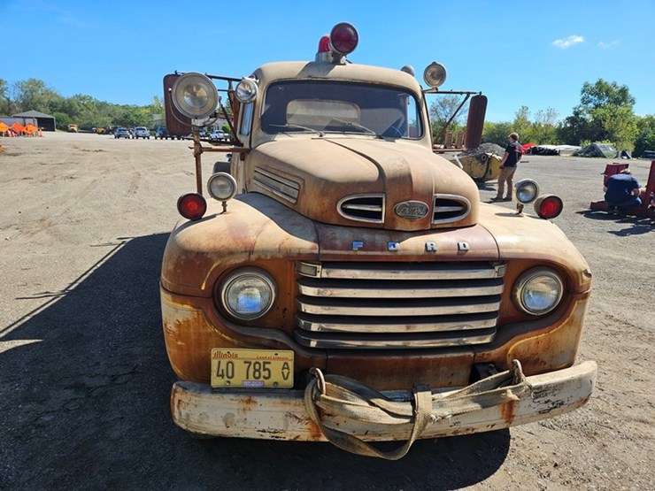 #2535-•-1949-ford-f-7-fire-truck-image-9