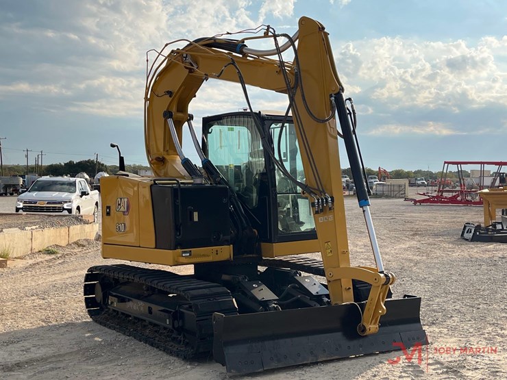 caterpillar-310-image-4