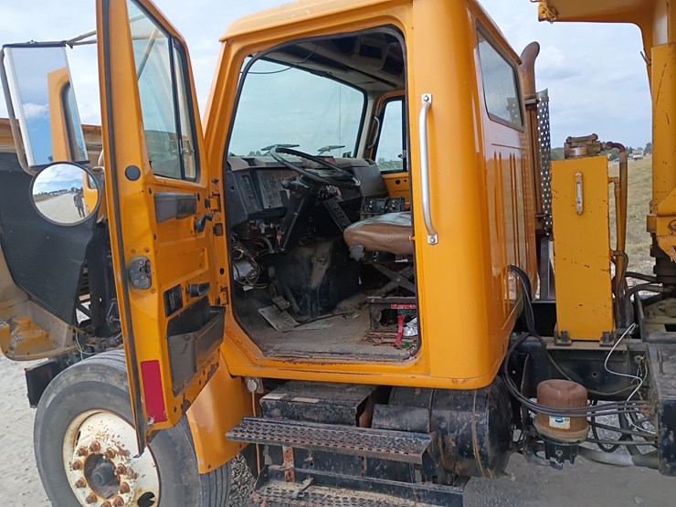 2000-international-4900-image-26