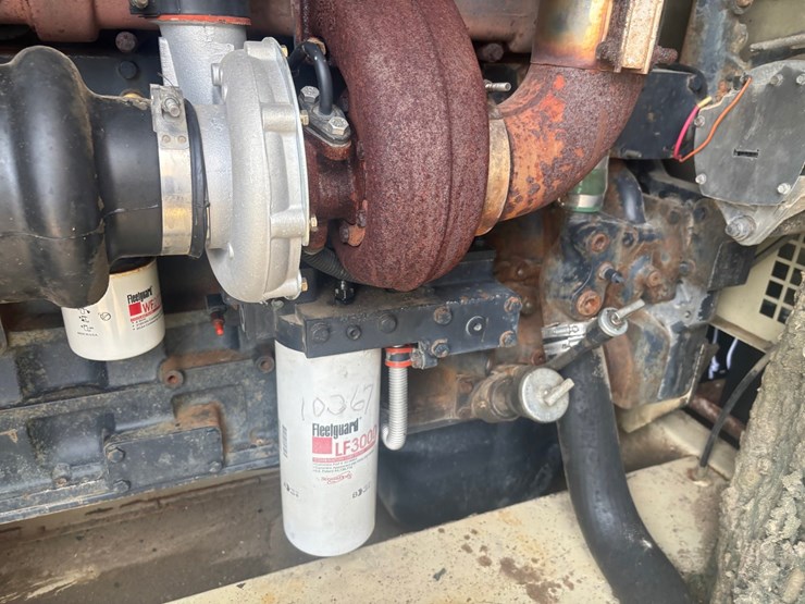 #3338-•-ingersoll-rand-ir900-towable-air-compressor-image-19