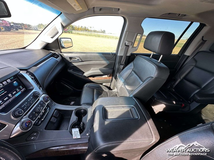 2018-chevrolet-suburban-image-8
