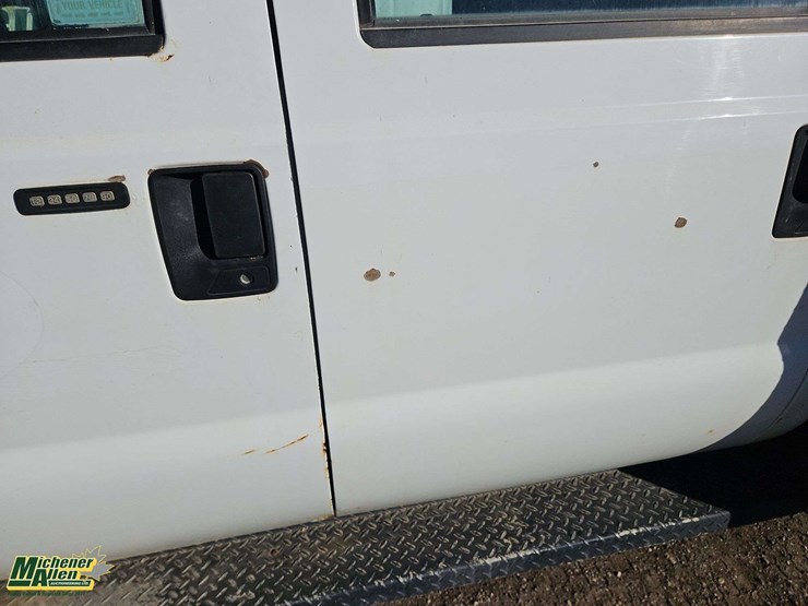 2006-ford-f550-image-42
