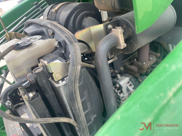 john-deere-3320-image-16