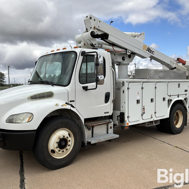 2009 FREIGHTLINER M2 106
