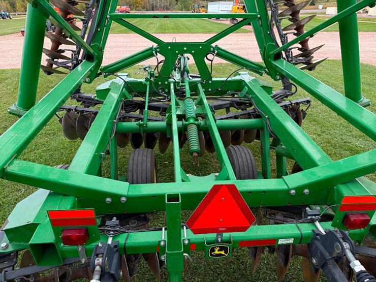 john-deere-2623-image-46