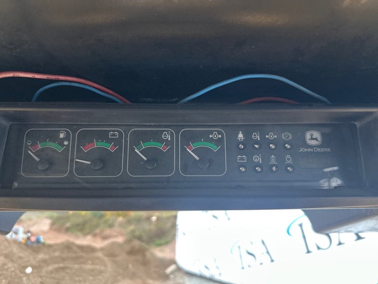 deere-240-image-33