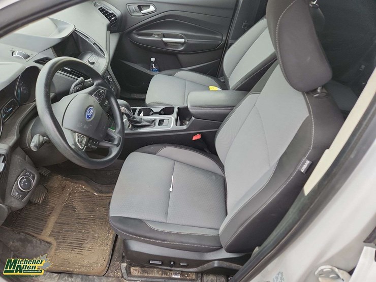 2019-ford-escape-se-image-10
