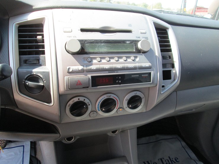 2005-toyota-tacoma-image-33