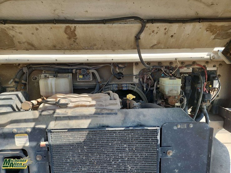 2014-freightliner-mt45-image-27